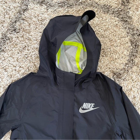 ✔️ EUC✔️ NIKE Sportswear Full Zip Rain Jacket - Picture 7 of 11